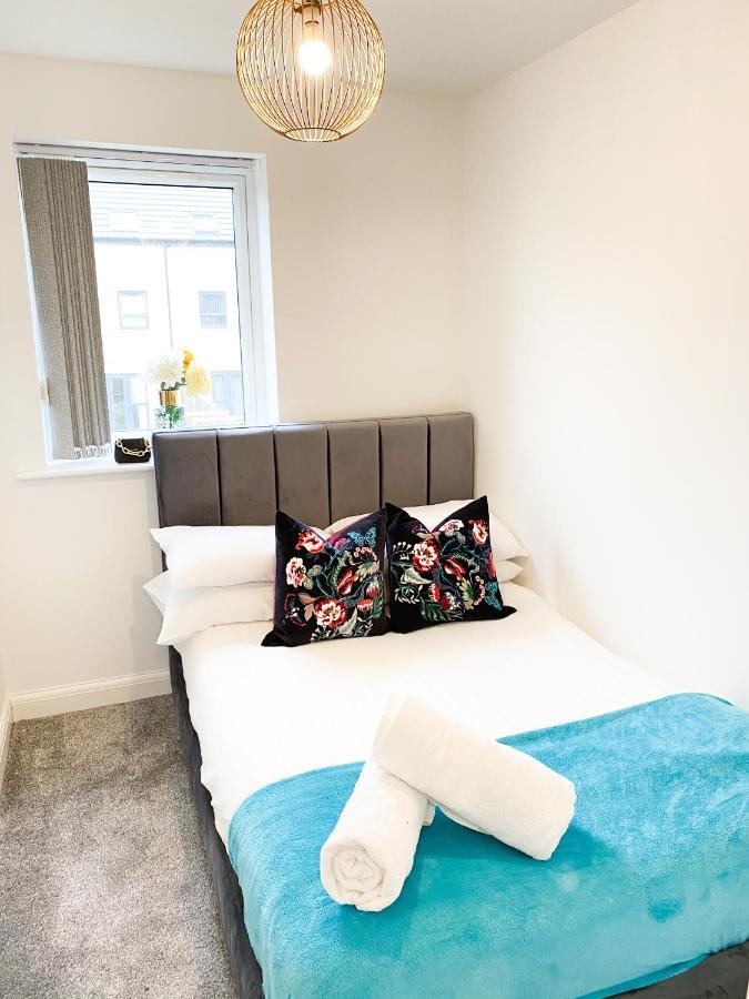 Tudors Esuites 3 Bed House Garden & Netflix Birmingham Exterior photo
